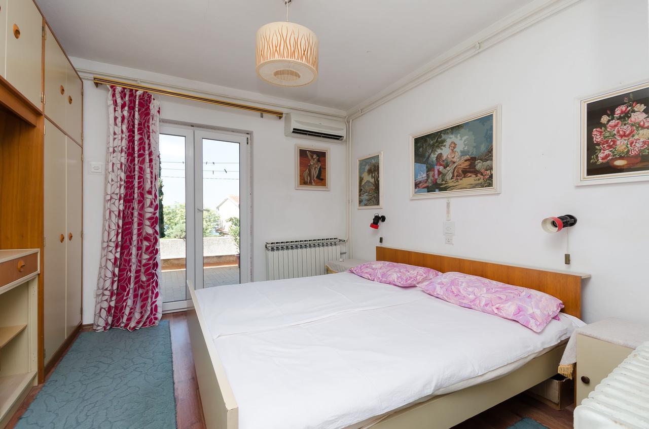 Apartments And Room Luka Klenovica Extérieur photo